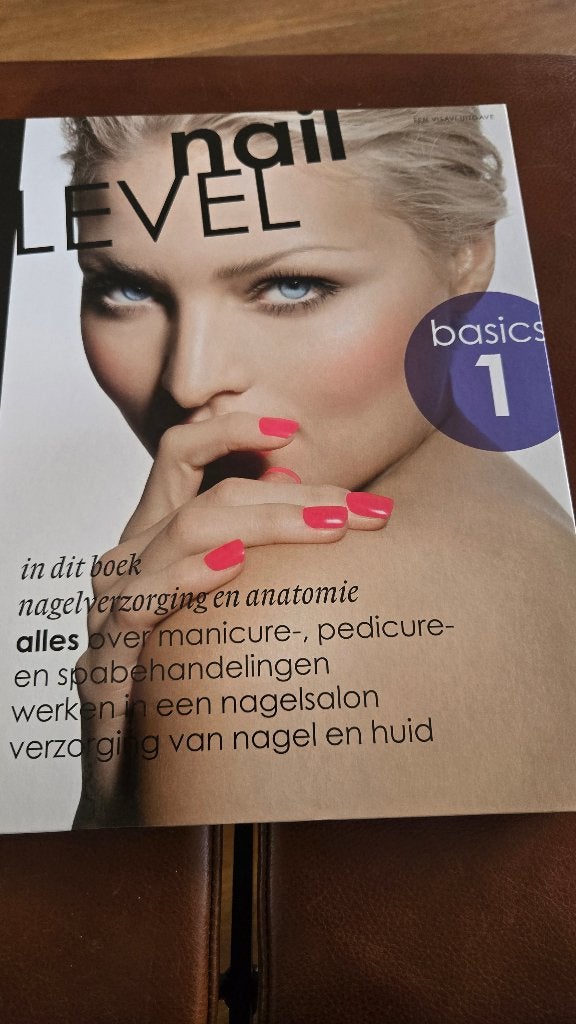 Nail level basics 1 en 2, Boeken, Visavi, Ophalen of Verzenden, Zo goed als nieuw, MBO