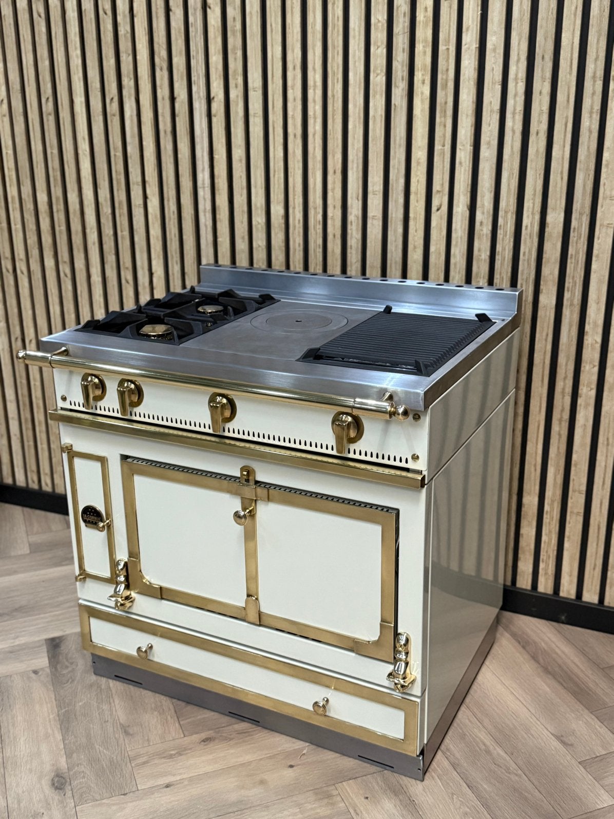 La Cornue creme 90cm Gas + Coup de Feu + Lavasteen grill, Witgoed en Apparatuur, Fornuizen, Warmhoudplaat, 60 cm of meer, Ophalen of Verzenden