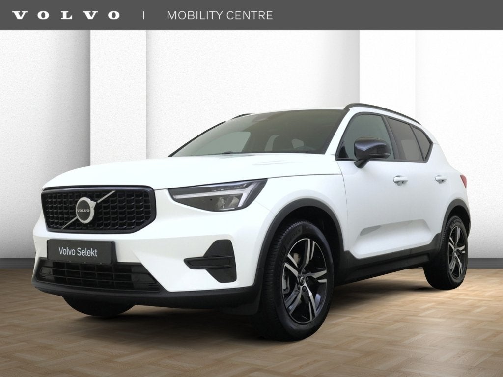 Volvo XC40 B4 Plus Dark | Panoramadak | Trekhaak | Harman/Ka, Auto's, Gebruikt, 4 cilinders, Wit, Origineel Nederlands