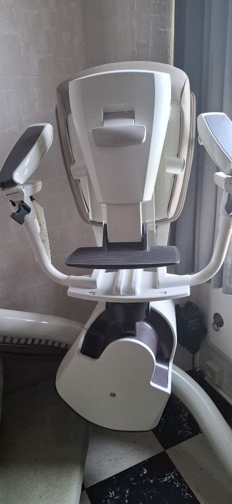 thyssen krupp traplift, Ophalen, Zo goed als nieuw, Met bocht