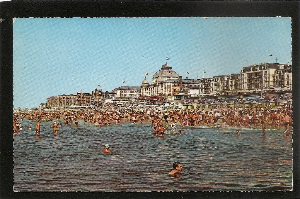 Scheveningen, Strand met Kurhaus, Ophalen of Verzenden, 1960 tot 1980, Gelopen, Zuid-Holland