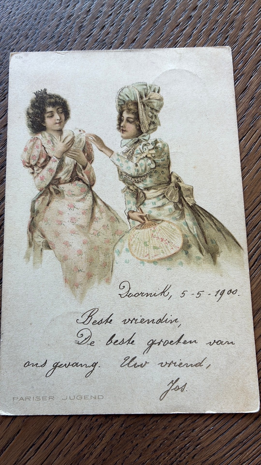 Mooi getekende kaart.1900.Vrouw met waaier/vrouw met duif, Ophalen of Verzenden, Voor 1920, Gelopen, Overige thema's