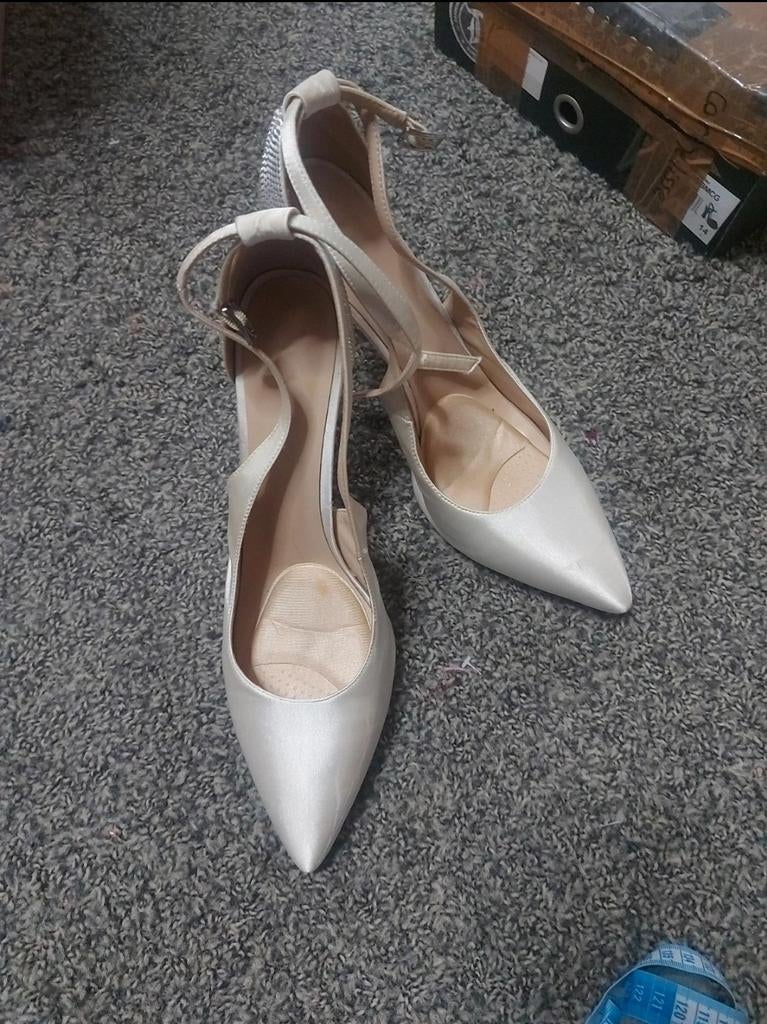 Witte satijnen pumps  - Only Maker  Maat 46, Ophalen of Verzenden, Zo goed als nieuw, Wit