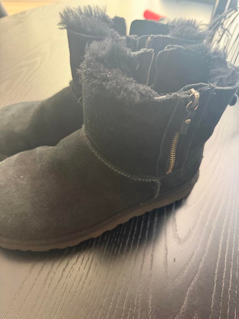 Originele UGGs met rits - Zwart maat 38, Ophalen, Gedragen, Zwart, Lage of Enkellaarzen