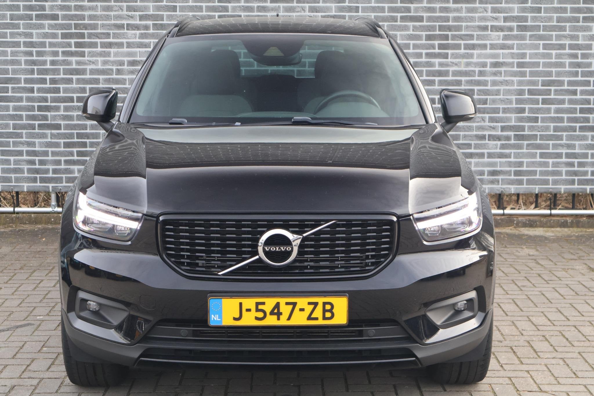 Volvo XC40 1.5 T4 Recharge R-Design Expression | Plug-In Hyb, 12 maanden, Stof, Euro 6, Zwart