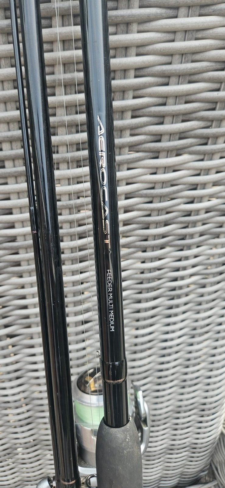 Shimano Aerocast Feeder Multi Medium met Daiwa molen, Watersport en Boten, Ophalen, Gebruikt, Complete hengel