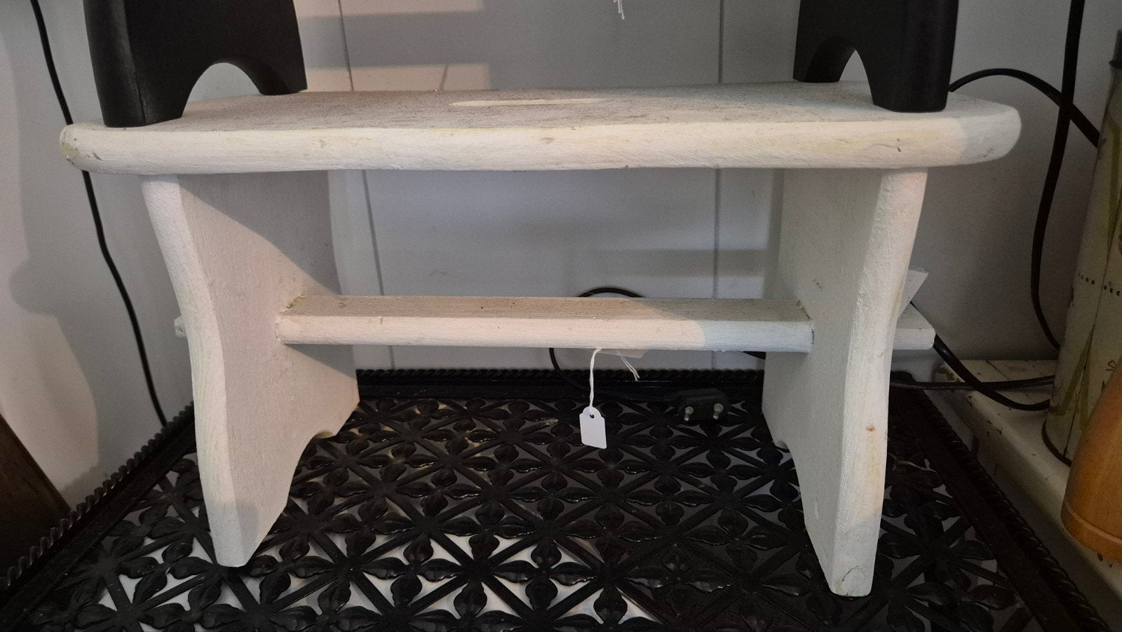 Vintage wit houten krukje / vensterbankje, Antiek en Kunst, Ophalen of Verzenden