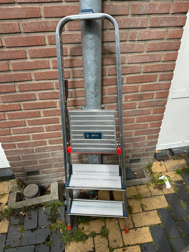Altrex ladder, Doe-het-zelf en Verbouw, Ladders en Trappen, Ophalen of Verzenden, Zo goed als nieuw, 4 meter of meer