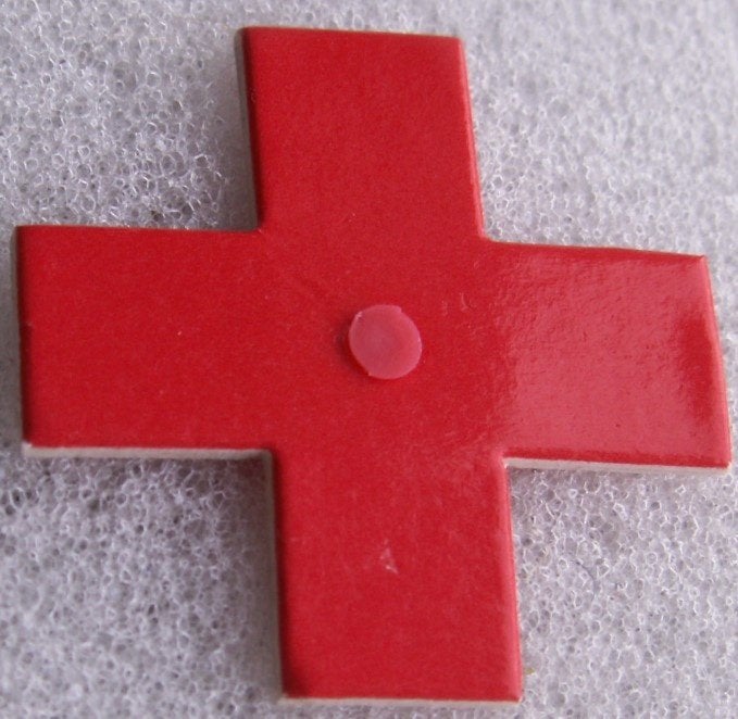 Rode Kruis plastic pin rood kruis speldje, Ophalen of Verzenden, Nieuw, Overige onderwerpen