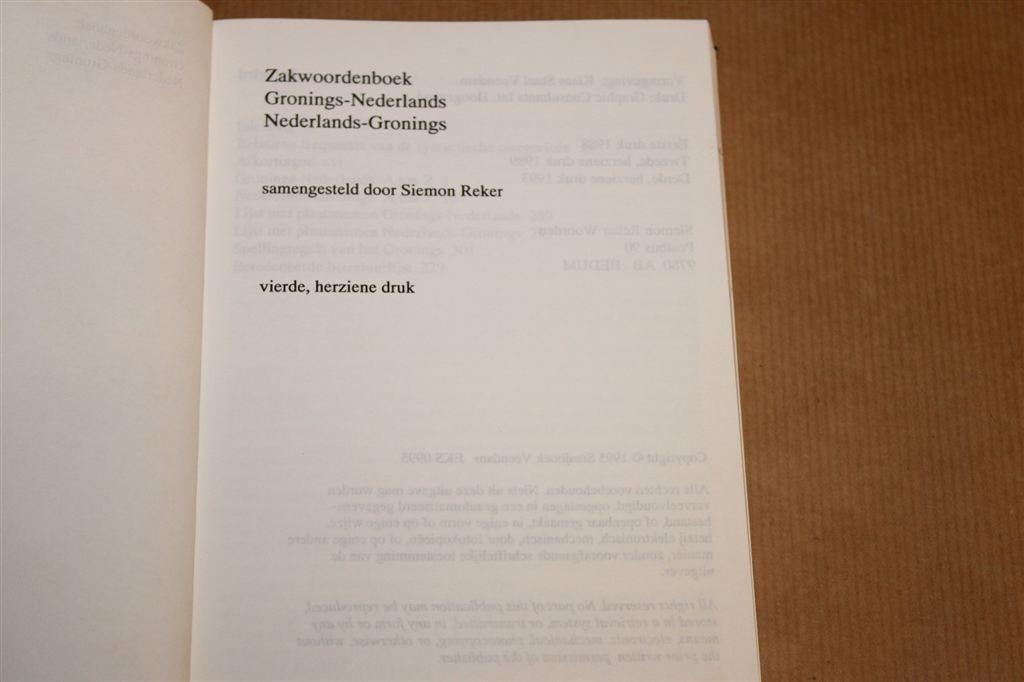 Zakwoordenboek Gronings-Nederlands — Reker 4e Druk 1995, Ophalen of Verzenden, Gelezen, Van Dale