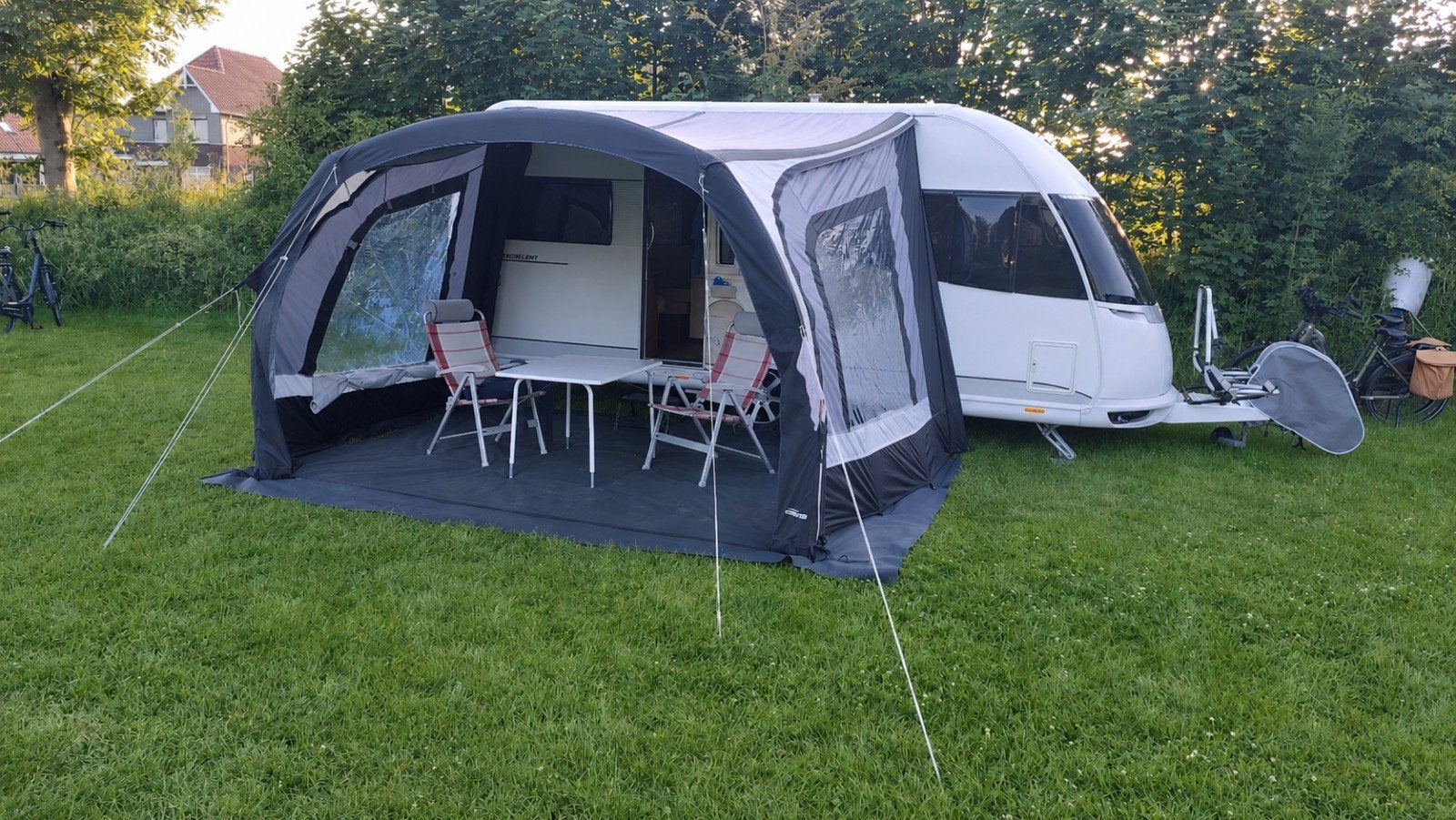 Obelink Sunroof 330 win opblaasluifel (luchtbuis lek), Ophalen, Gebruikt