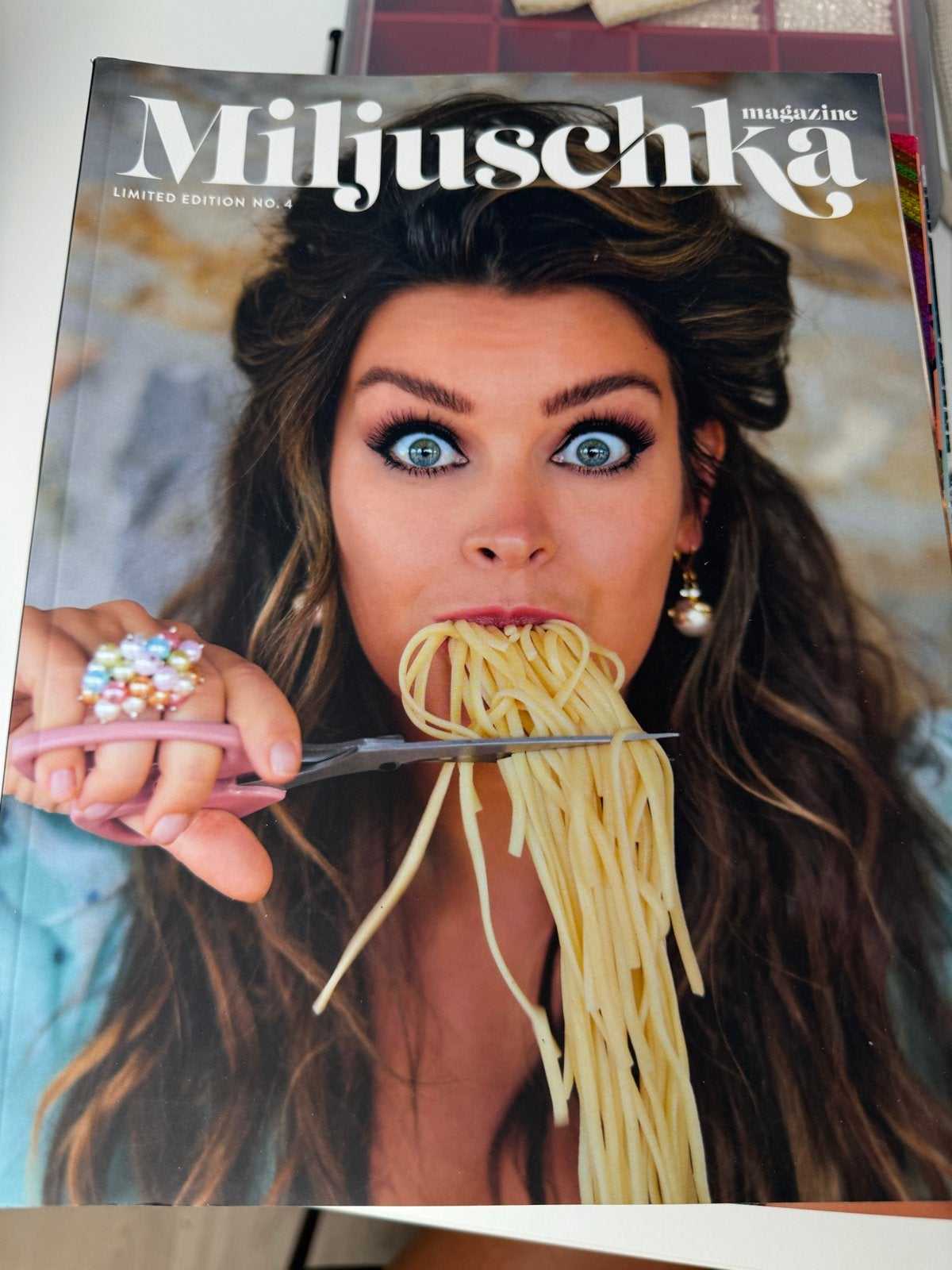 Miljuschka Magazine Limited Edition Nrs. 4, 5, 6, 7, 8, 9, 1, Ophalen of Verzenden, Zo goed als nieuw, Damesbladen