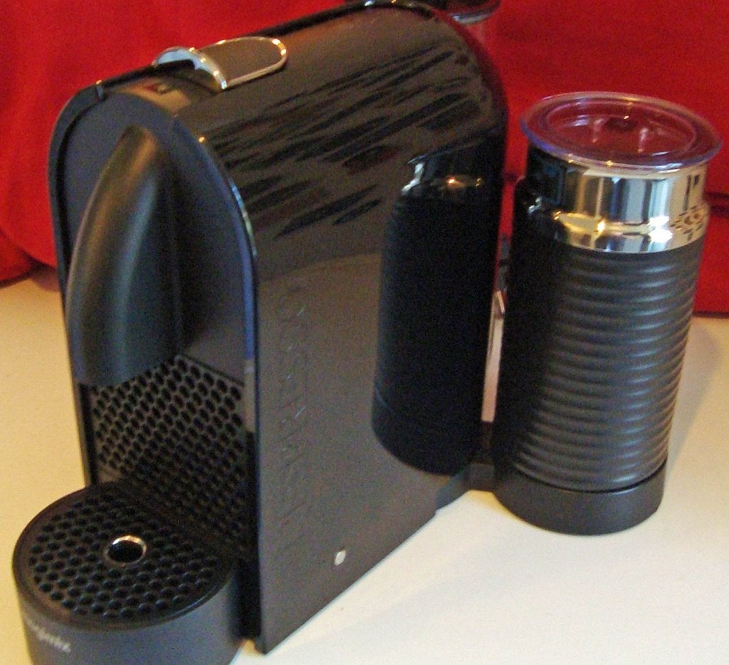 Nespresso Magimix U & Milk -Pure Black-, Ophalen, Afneembaar waterreservoir, Koffiemachine, Zo goed als nieuw