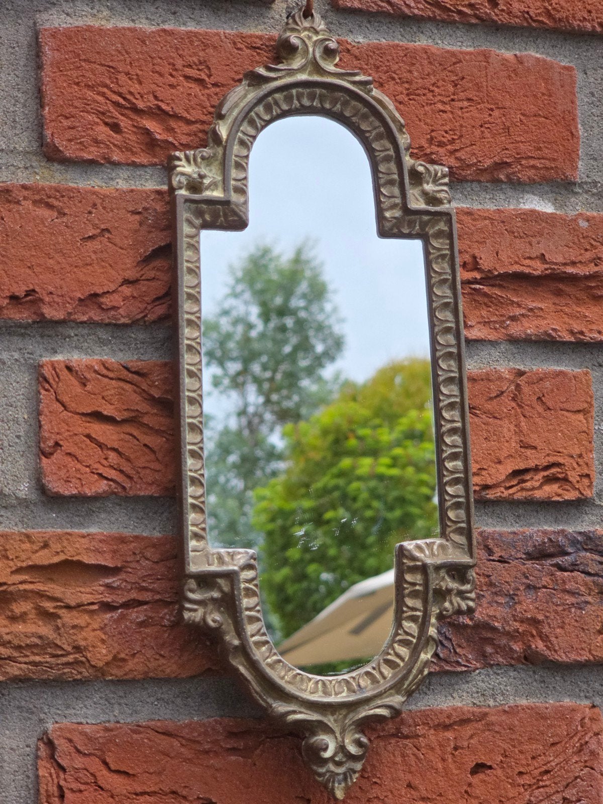 Antieke koperen spiegel heeft een sierlijke barok / rococo, Ophalen of Verzenden, Minder dan 50 cm
