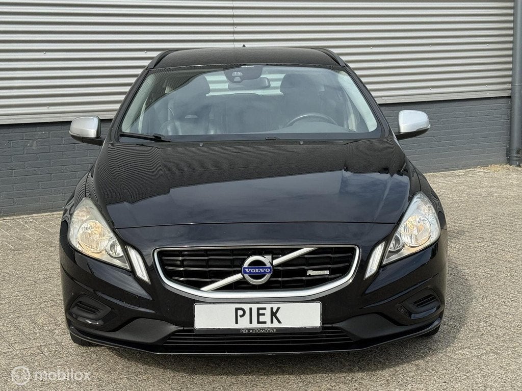 Volvo V60 1.6 D2 R-Design EXPORTPRIJS, Voorwielaandrijving, Euro 5, Gebruikt, 4 cilinders
