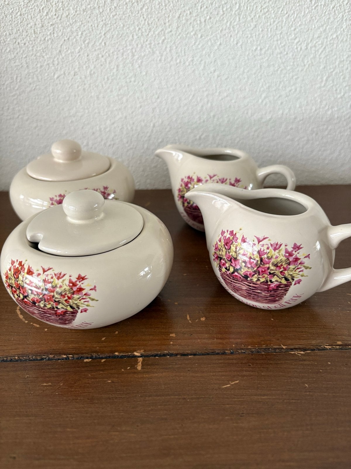 2 Suikerpot en melkkannetjes setjes, Gebruikt, Keramiek, Overige typen, Ophalen of Verzenden