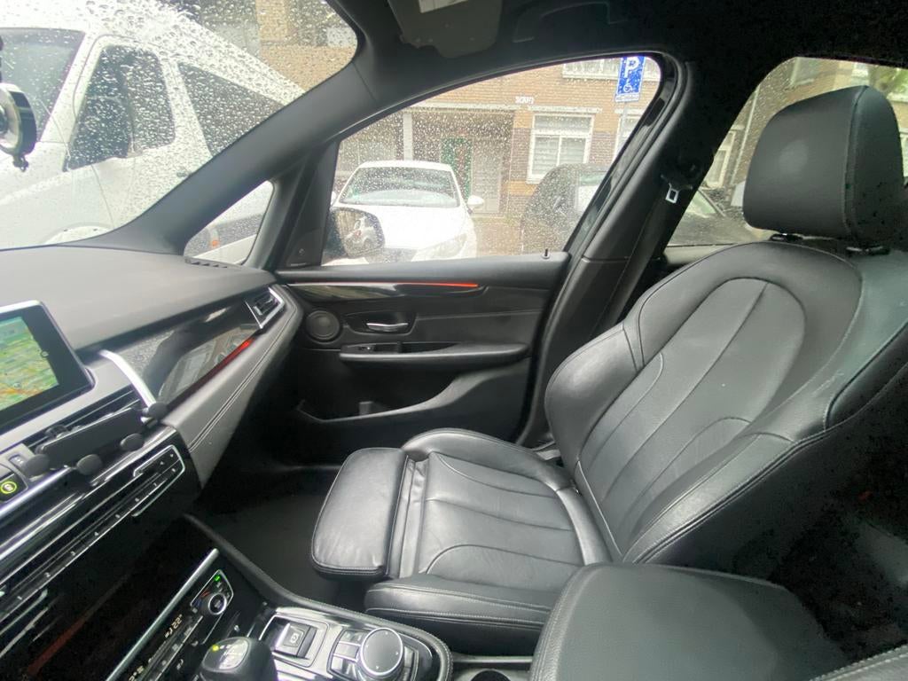BMW 2-Serie Gran Tourer 220i 192pk Aut 7p. 2017 Zwart, Auto's, BMW, 1998 cc, 2-Serie Gran Tourer, 7 stoelen, Zwart