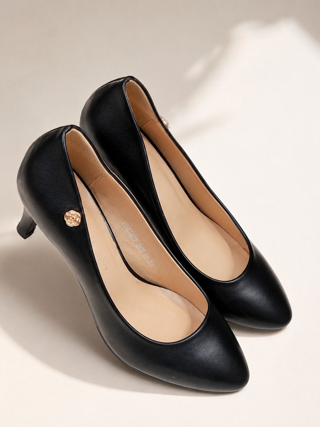 Elegante Zwarte Pumps met Lage Hak, Kleding | Dames, Schoenen, Ophalen, Schoenen met lage hakken, Zwart, Onbekend