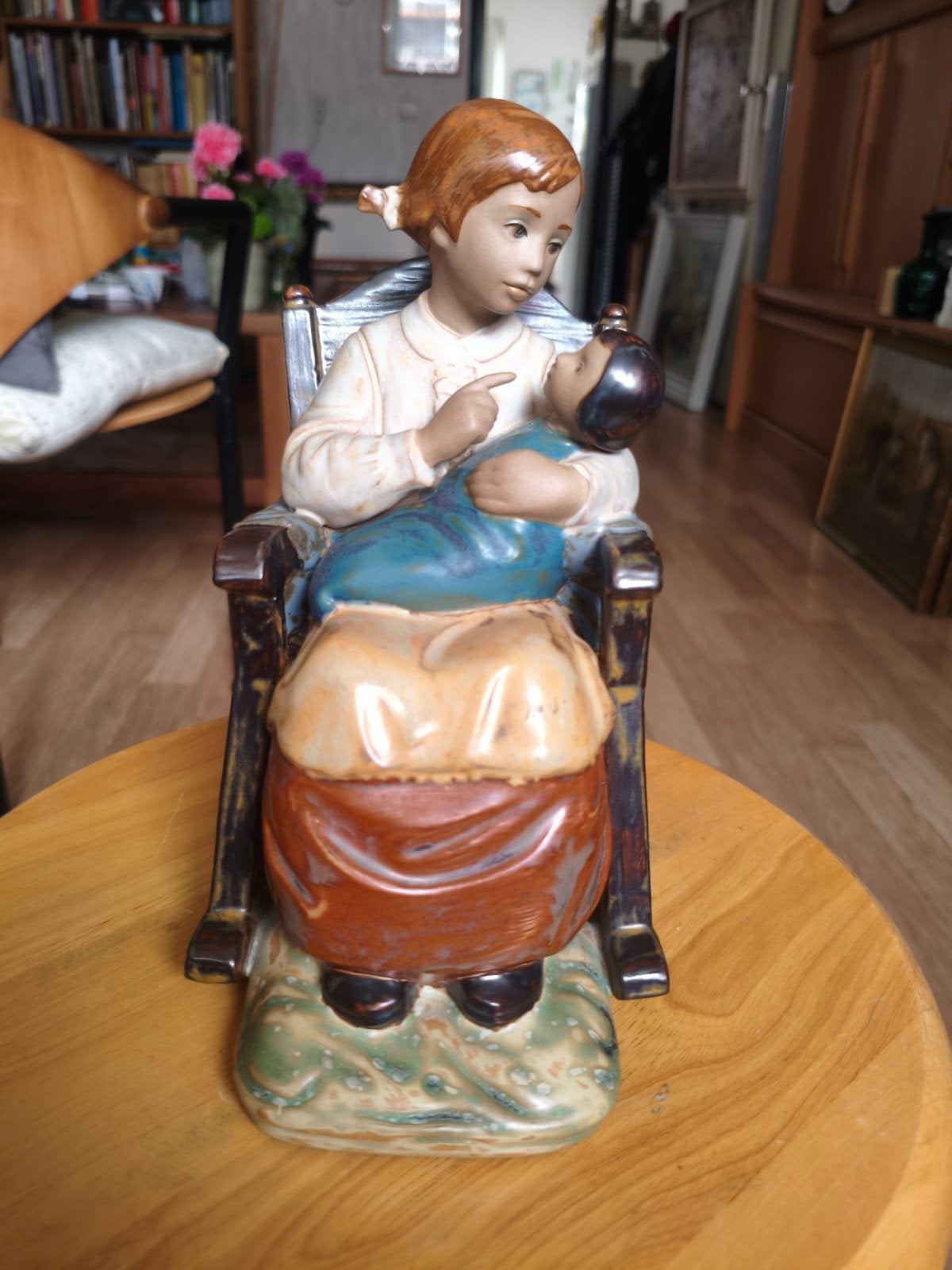 MEISJE IN SCHOMMELSTOEL LLADRO
ARTIKEL #01012089:, Ophalen of Verzenden