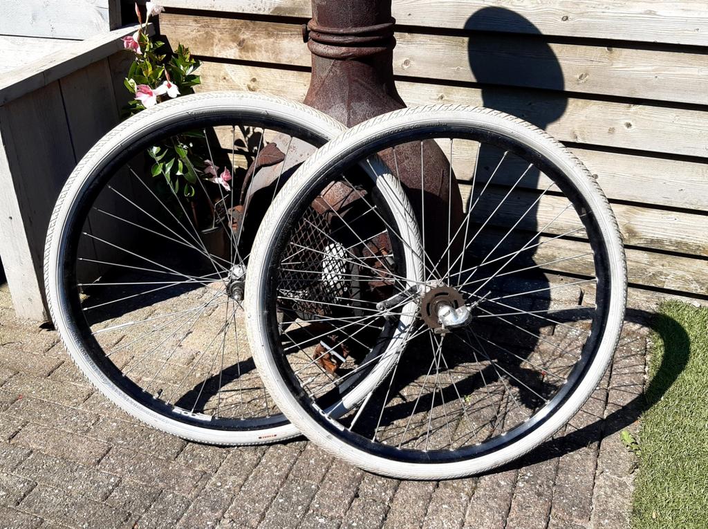 Nog goeie Cortina 28 inch  versnellingen voor en achterwiel, Ophalen, Zo goed als nieuw, Cortina