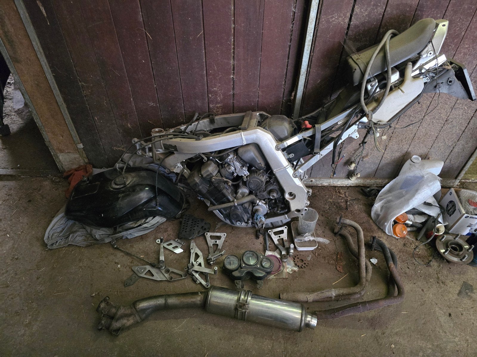 suzuki gsm-r 750. frame .met kenteken en blok, Ophalen, Gebruikt