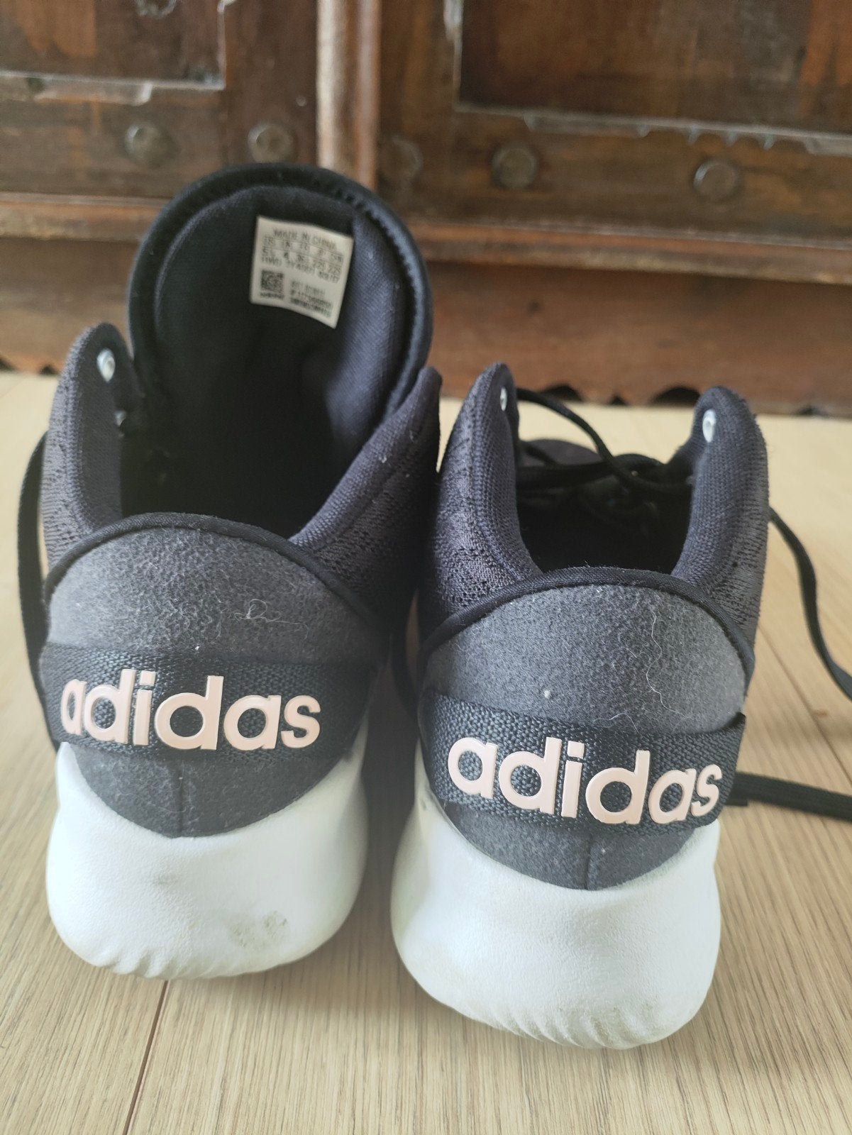 Adidas sportschoenen maat 36 2/3 (valt als 37) met witte zoo, Adidas, Ophalen of Verzenden, Gedragen, Sportschoenen
