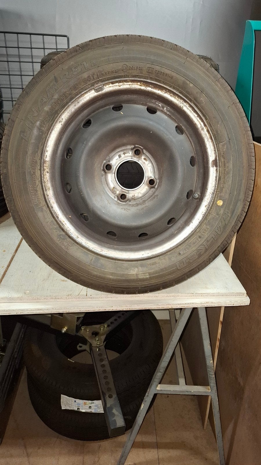 4 Stalen velgen met commercial bestelwagen banden, Ophalen, 15 inch, 175 mm, Banden en Velgen