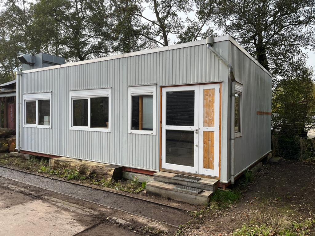 9x6meter Woonunit/ kantoorunit/ werkplaats/, Tuin en Terras, Tuinhuizen, Ophalen, Gebruikt, Schuur