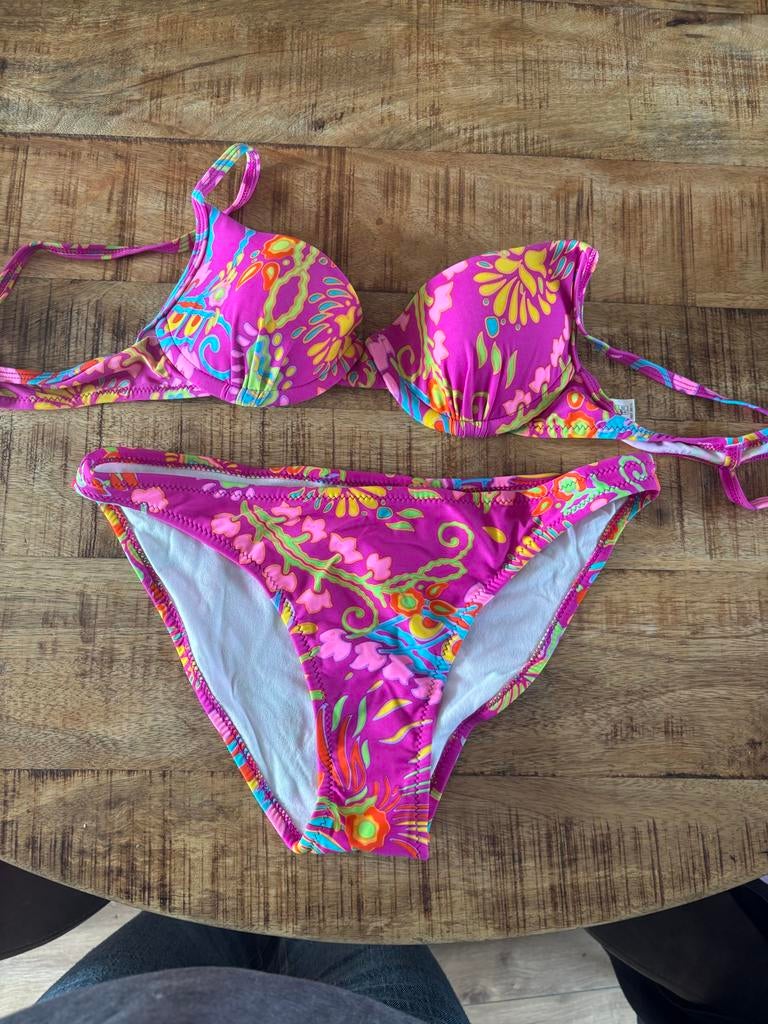 Nieuwe kleurrijke bikini, Kleding | Dames, Badmode en Zwemkleding, Ophalen, Nieuw, Roze, Bikini