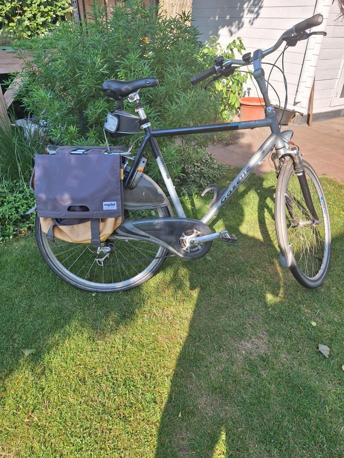 Gazelle fiets met fietstassen - Gebruikt, Fietsen en Brommers, Velgrem, Versnellingen, Ophalen of Verzenden, Gazelle