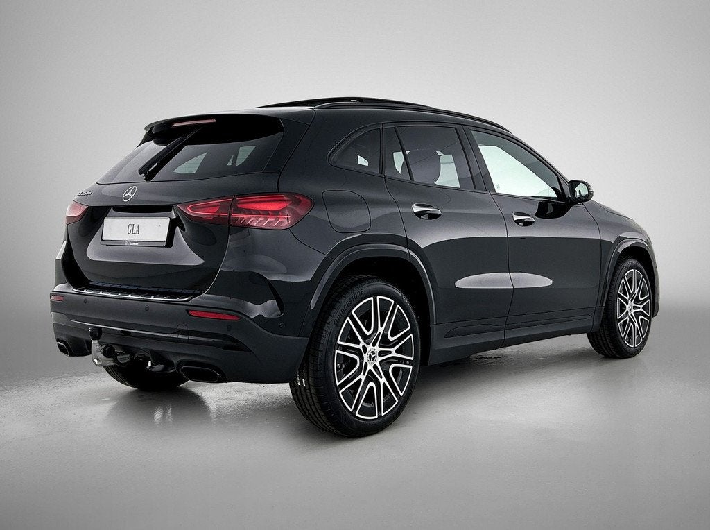 Mercedes-Benz GLA 250 e 140 Year Edition | Plus pakket | Nig, Auto's, Mercedes-Benz, Zwart, 4 cilinders, 15 kWh, Zwart