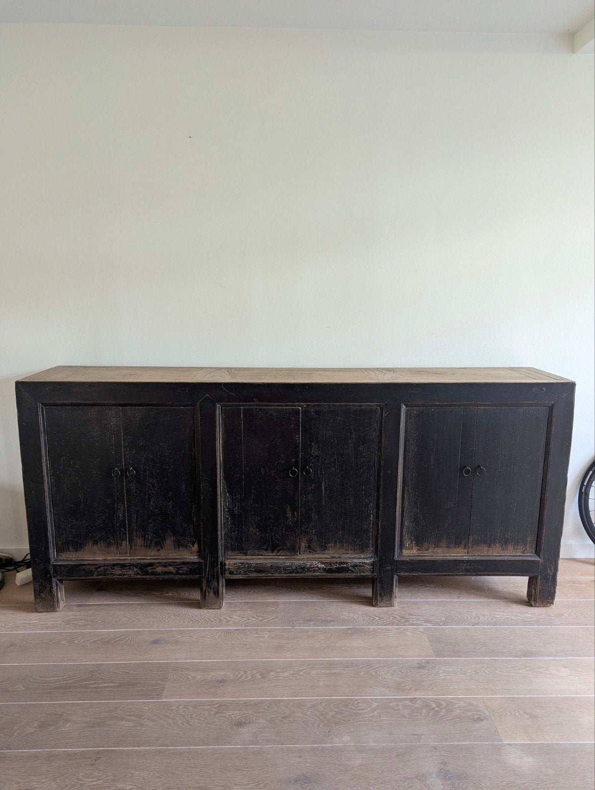 Zwarte houten antieke kast - 230x45x102 cm - Binnen volledig, Huis en Inrichting, Kasten | Dressoirs, Ophalen, Gebruikt, 200 cm of meer