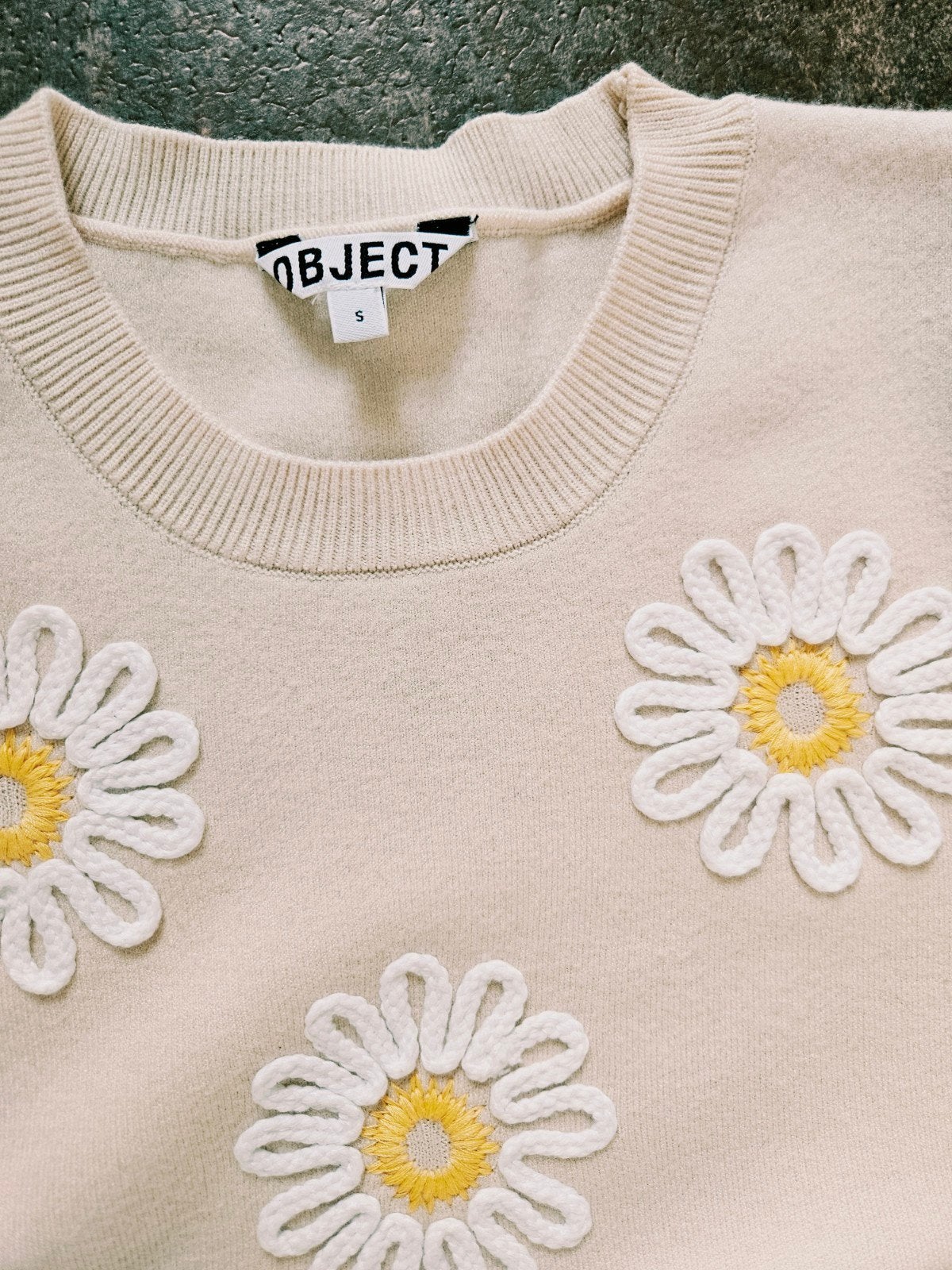 Crèmekleurige trui met madeliefjes van Object, Beige, Object, Ophalen of Verzenden, Zo goed als nieuw