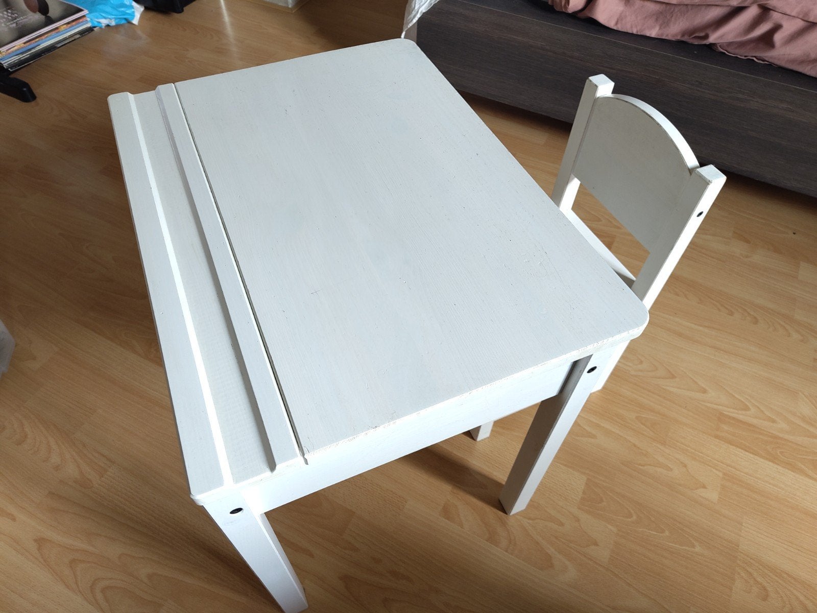 Lessenaar met stoel - wit, Ophalen, Zo goed als nieuw, Tafel(s) en Stoel(en)