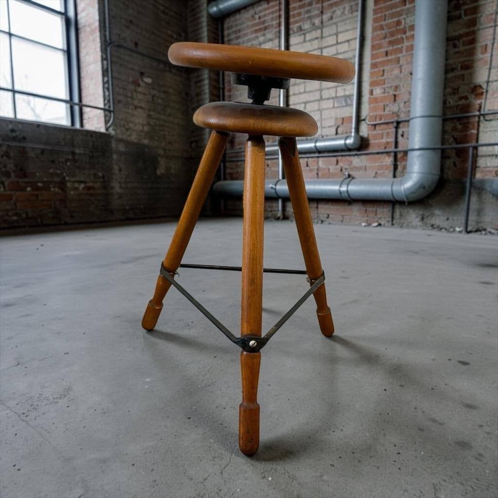 Vintage industriële houten atelier kruk / stool / werkkruk, Ophalen, Gebruikt, 60 tot 90 cm, 1 kruk