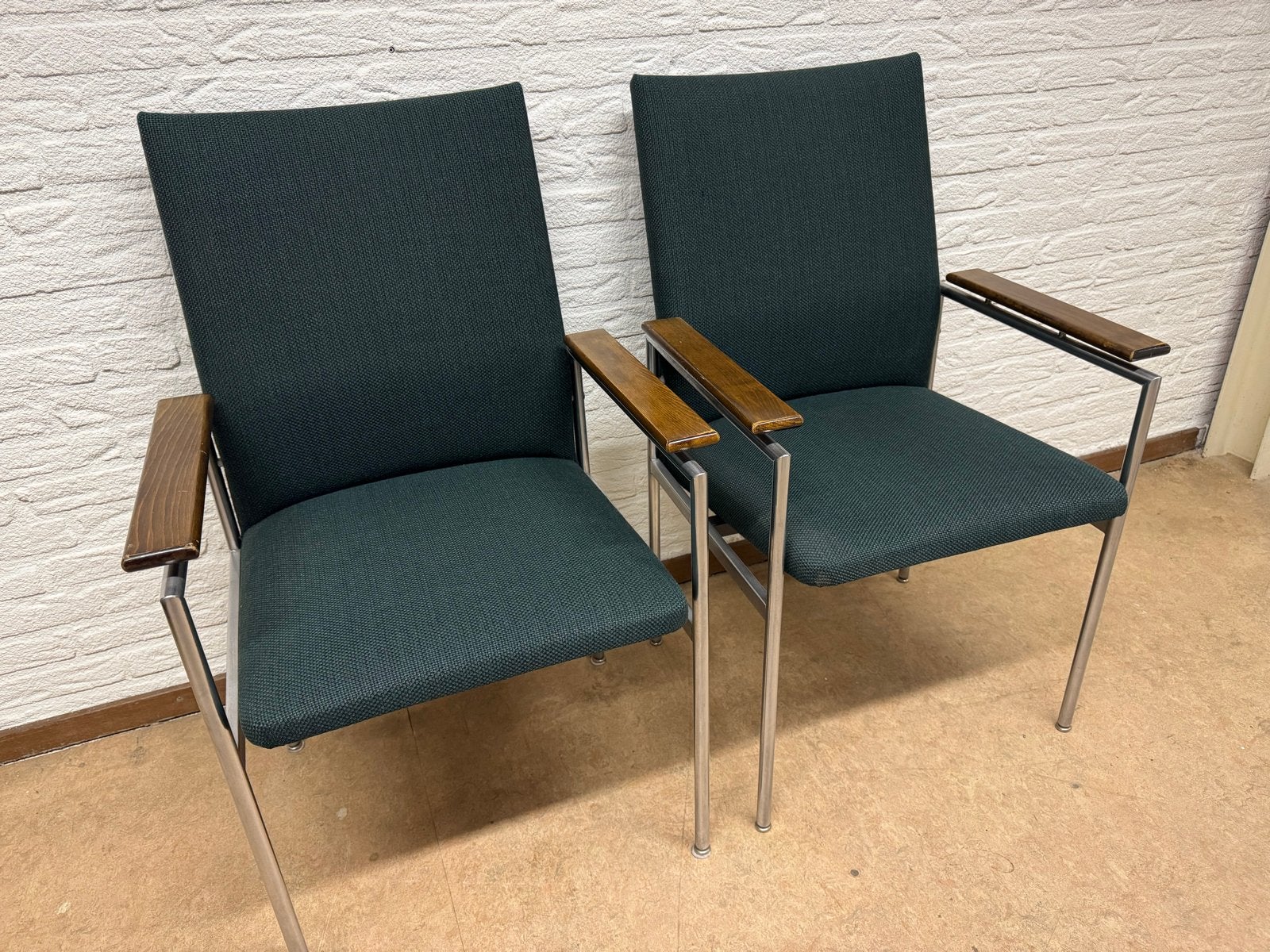 Set van 2 donkergroene stoelen met armleuningen, Gebruikt, Twee, Overige kleuren, Ophalen of Verzenden