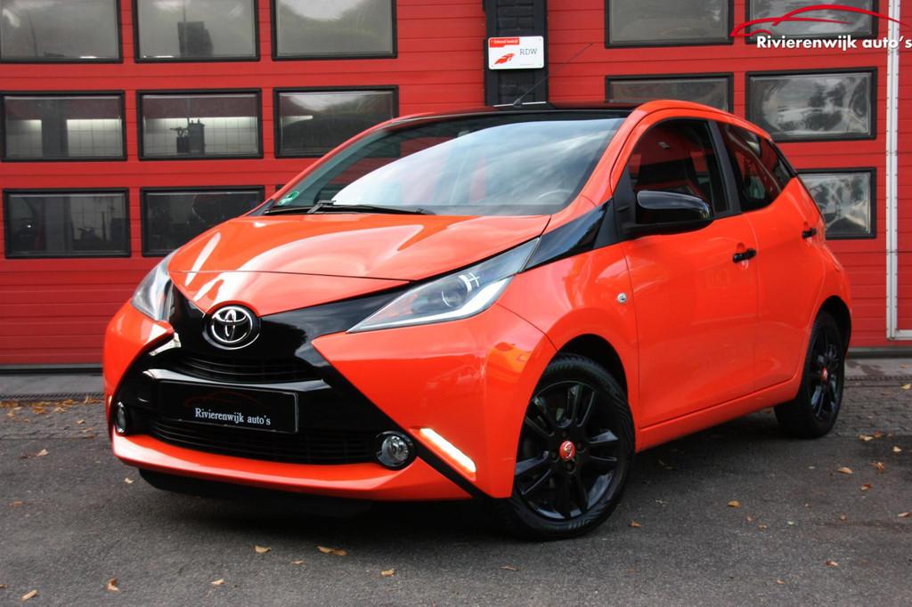 Toyota Aygo 1.0 VVT-i x-clusiv Airco,Two-Tone,Camera,Cruise, Auto's, Euro 5, Stof, Gebruikt, Zwart