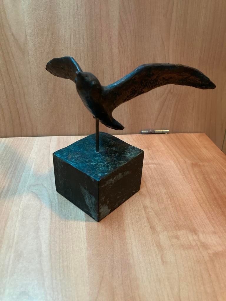 Bronzen vogel sculptuur op marmeren sokkel, Minder dan 20 cm, Ophalen of Verzenden, Beeld, Bruin