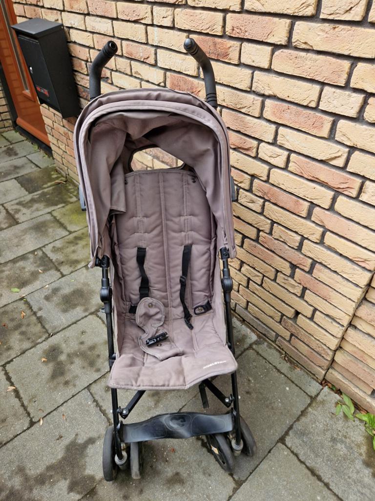 Koelstra buggy, inklapbaar en netjes, Kinderen en Baby's, Buggy's, Ophalen, Gebruikt, Koelstra, Verstelbare rugleuning