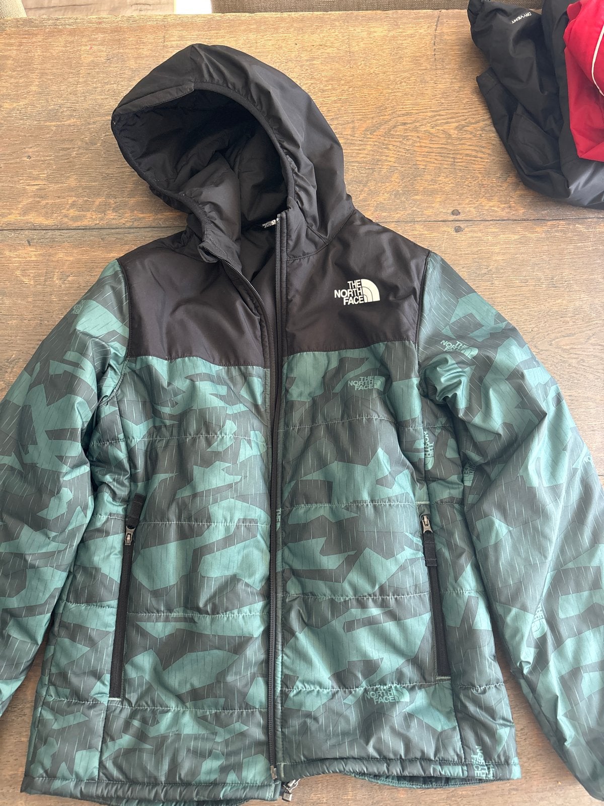 The North Face jongens tussenjas maat XL (14/16), Kinderen en Baby's, Ophalen of Verzenden, Zo goed als nieuw, Jongen, Jas