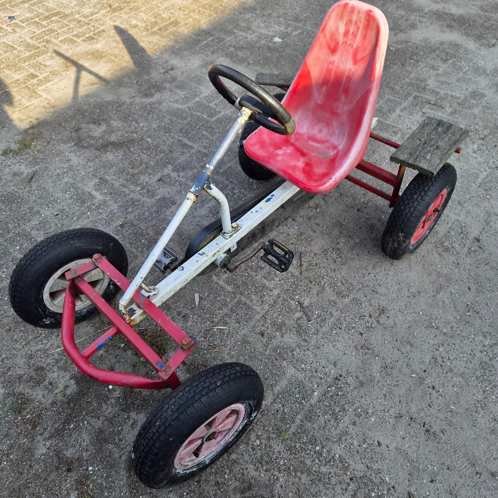 Robuuste Trapauto voor Kinderen - Rood/Wit, Ophalen, Gebruikt, Trapvoertuig