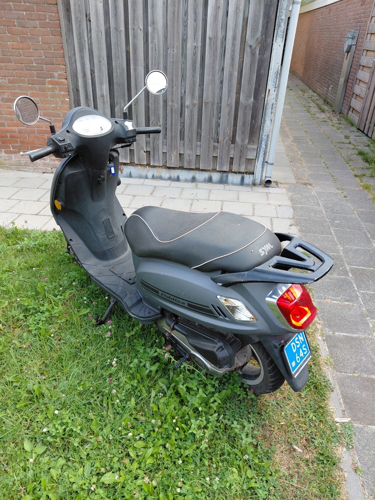 2 x sym fiddle 2014,2018., Ophalen, Gebruikt, Maximaal 45 km/u, Benzine