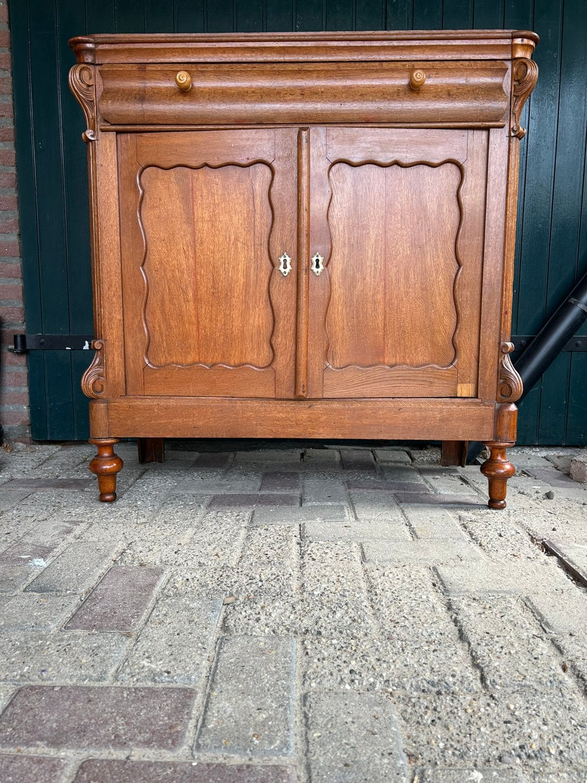 Vintage dressoir, Ophalen