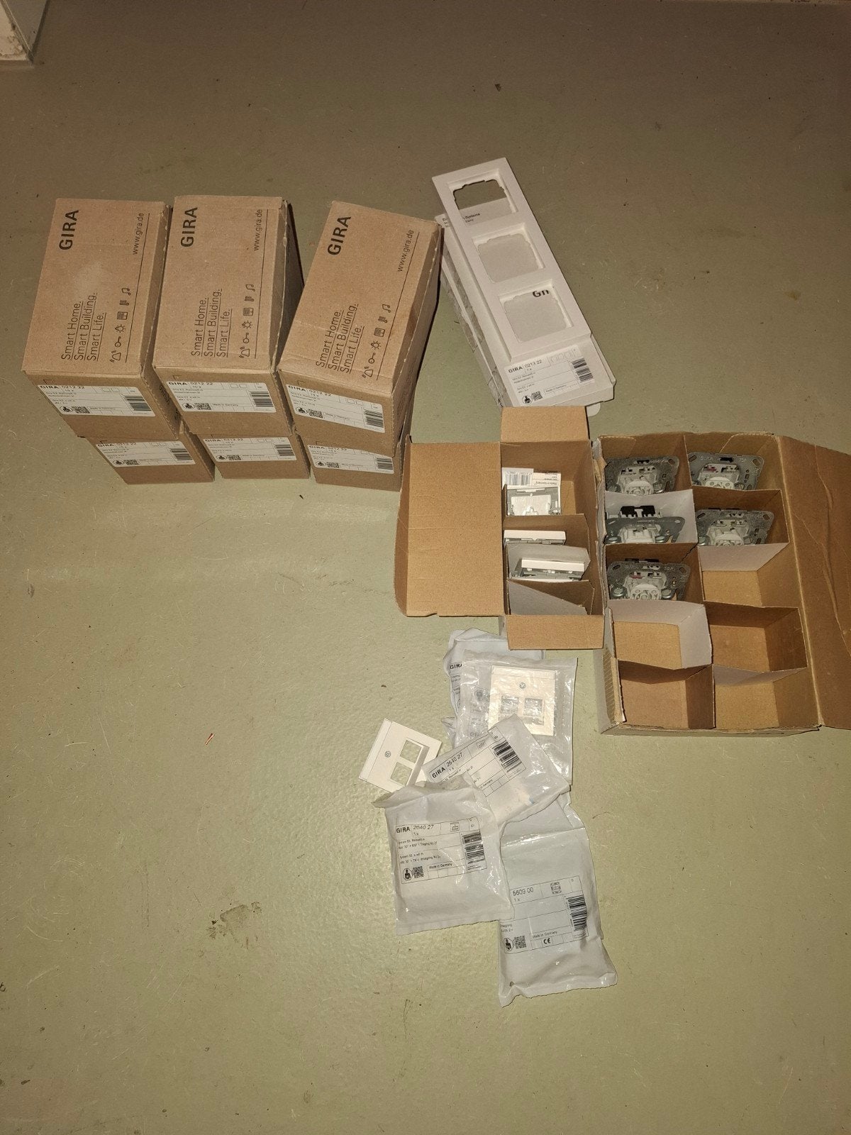 gira partij e2 ramen sys 55 mat wit vierkante ramen, Doe-het-zelf en Verbouw, Ophalen of Verzenden