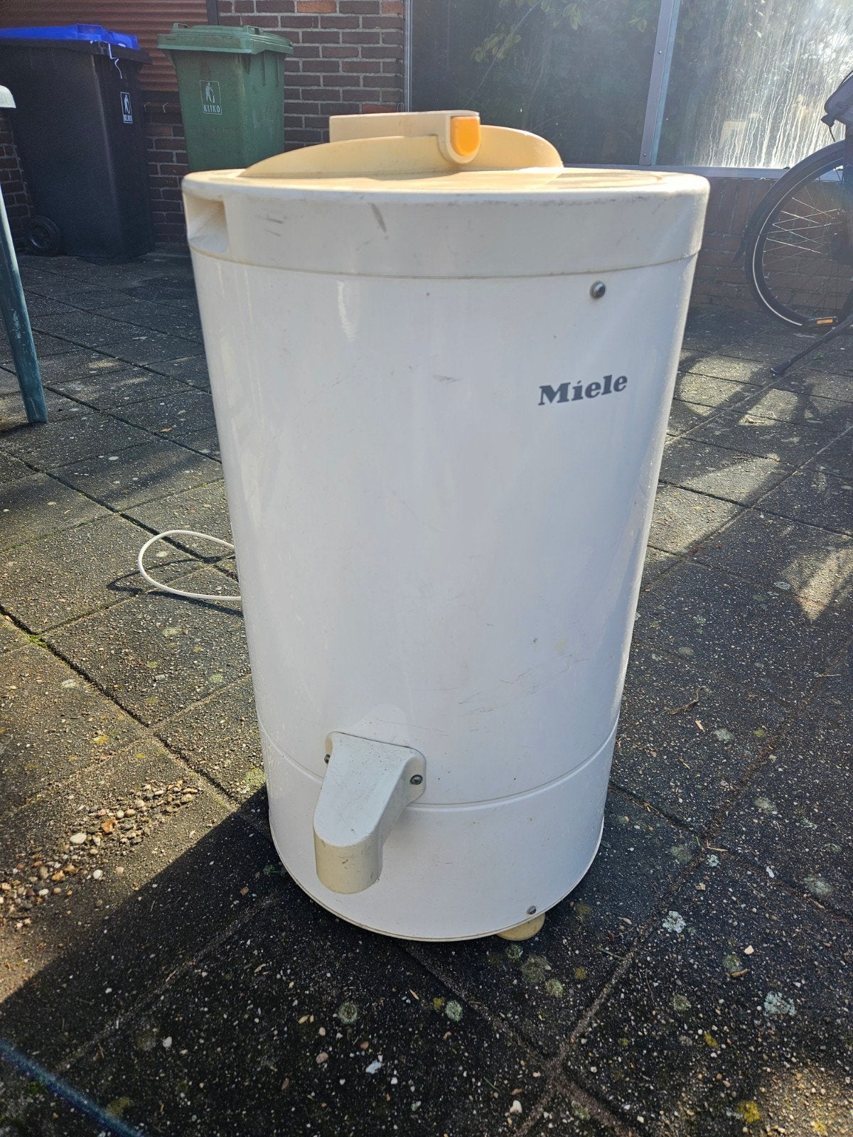 Miele Centrifuge - Compact en Efficiënt, Ophalen, Minder dan 4 kg, Bovenlader, 85 tot 90 cm