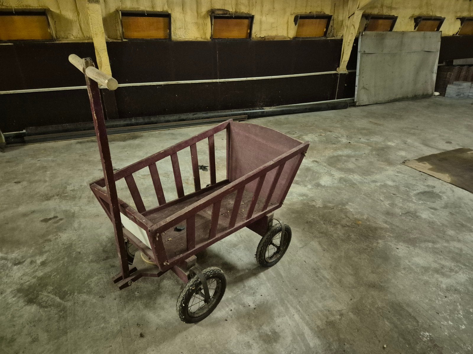 Vintage houten duwkar / kruiwagen voor kinderen, Ophalen, Gebruikt, Duwvoertuig