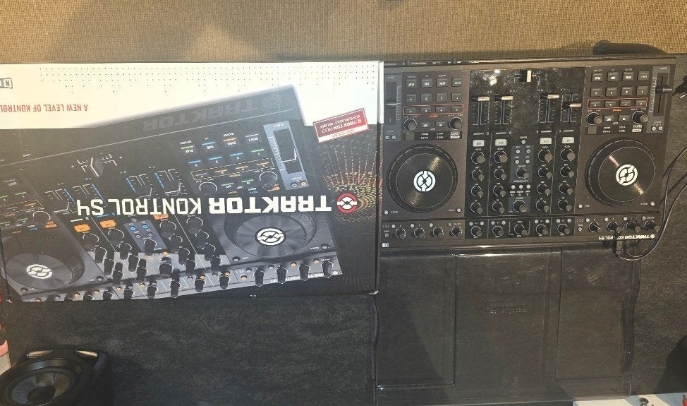 Native Instruments Traktor S4 MK1, Muziek en Instrumenten, Ophalen of Verzenden, Zo goed als nieuw, Minder dan 5 kanalen