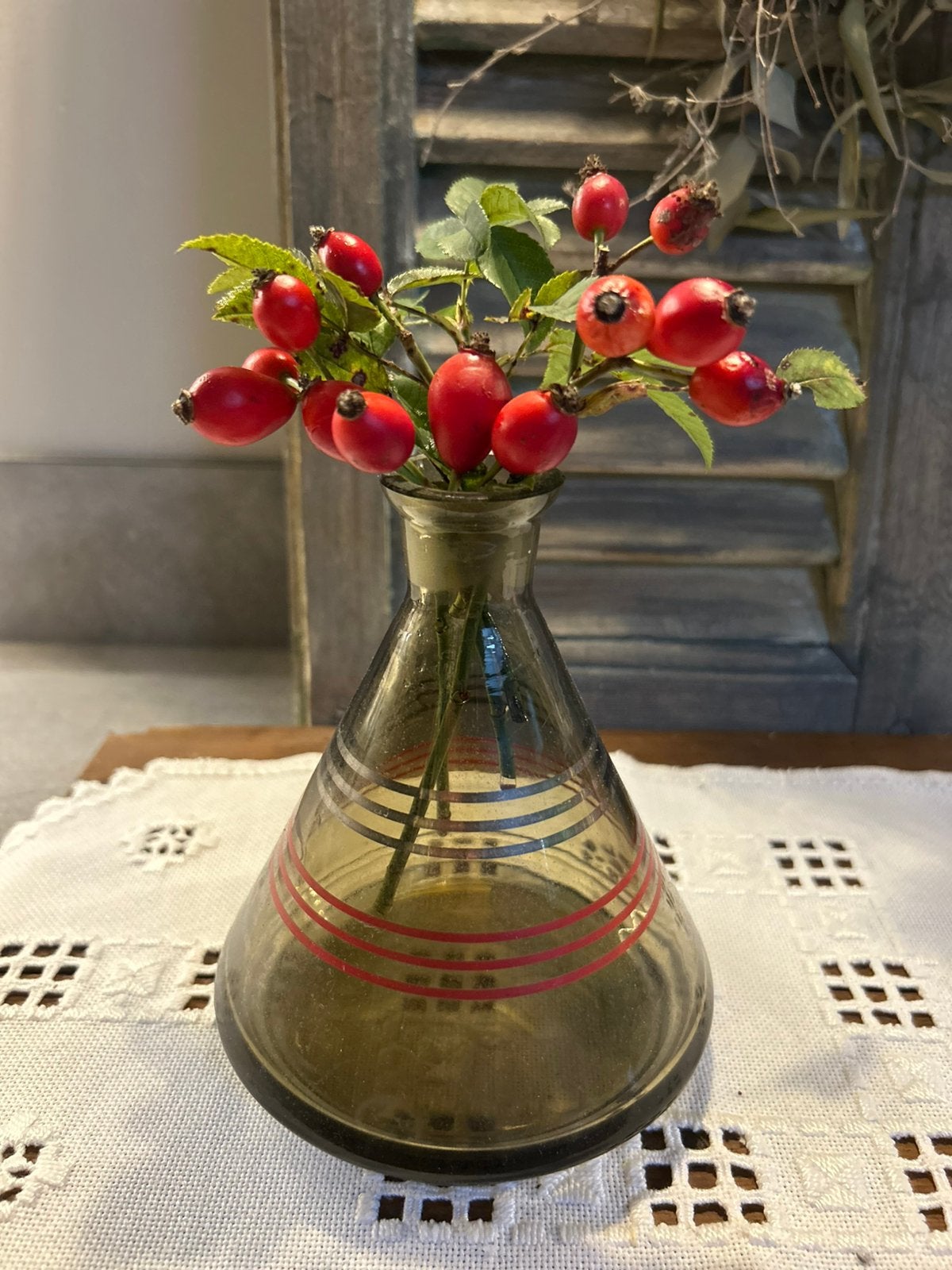 Oud vaasje bruin rookglas, Ophalen of Verzenden