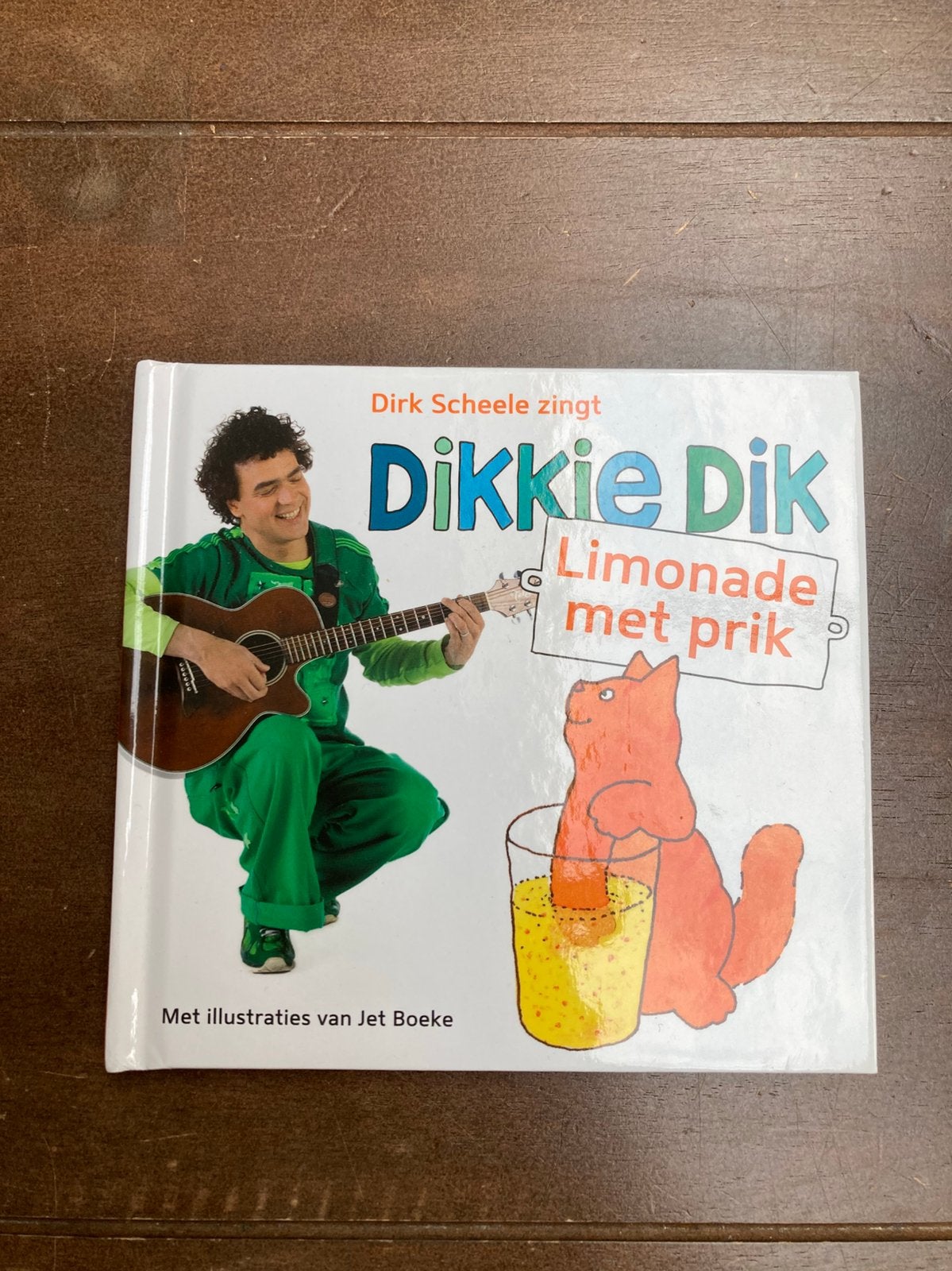 Boekje met CD Dikkie Dik ‘Limonade met prik’, Ophalen of Verzenden, Zo goed als nieuw, Muziek