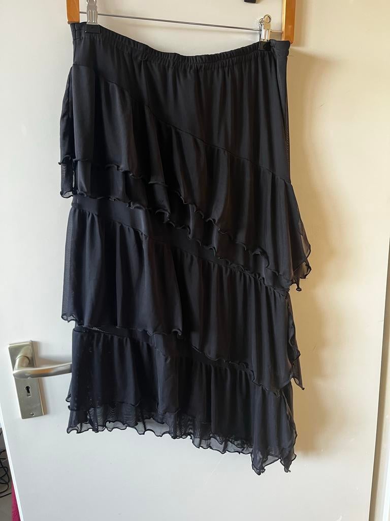 Monki asymmetrische rok maat L, Kleding | Dames, Rokken, Ophalen of Verzenden, Zo goed als nieuw, Maat 42/44 (L), Zwart